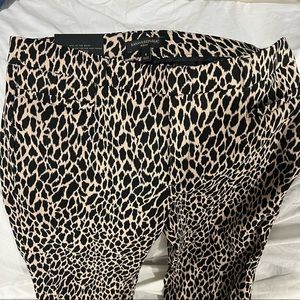 BANANA REPUBLIC Ankle Dress Pant. NWT. Size 8